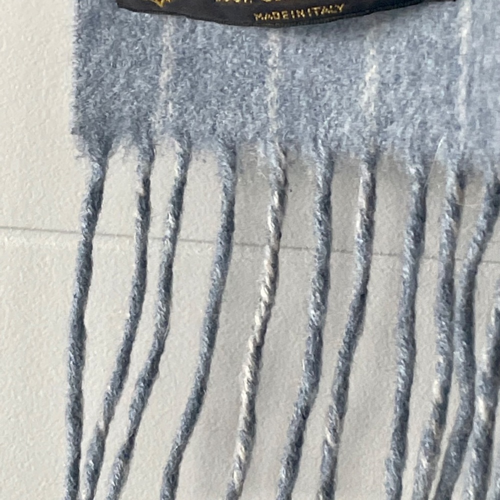 Loro Piana Bluish GREY Fringe Pure Cashmere Wide Scarf NWT 13x 68 white stripe - Picture 2 of 3